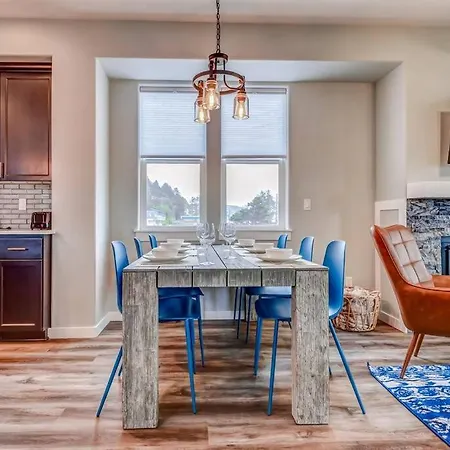 New Tri-Level Home With Ocean View And 3 En-Suite Bedrooms! Depoe Bay Exterior foto