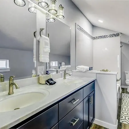 New Tri-Level Home With Ocean View And 3 En-Suite Bedrooms! Depoe Bay Exterior foto