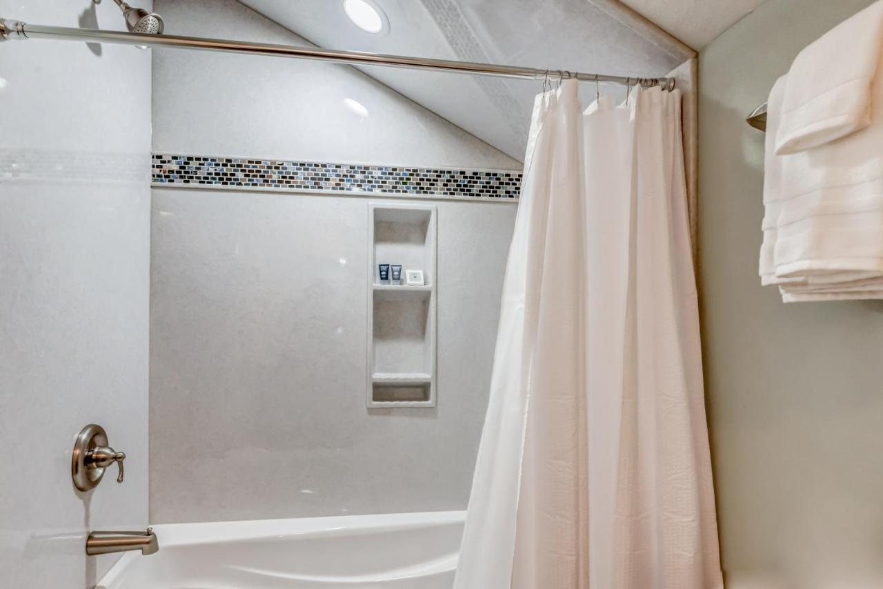 New Tri-level With Ocean View And 3 En-suite Bedrooms! Hébergement de vacances Depoe Bay