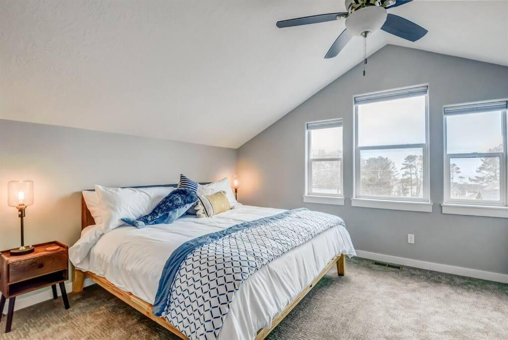 New Tri-level With Ocean View And 3 En-suite Bedrooms! Hébergement de vacances